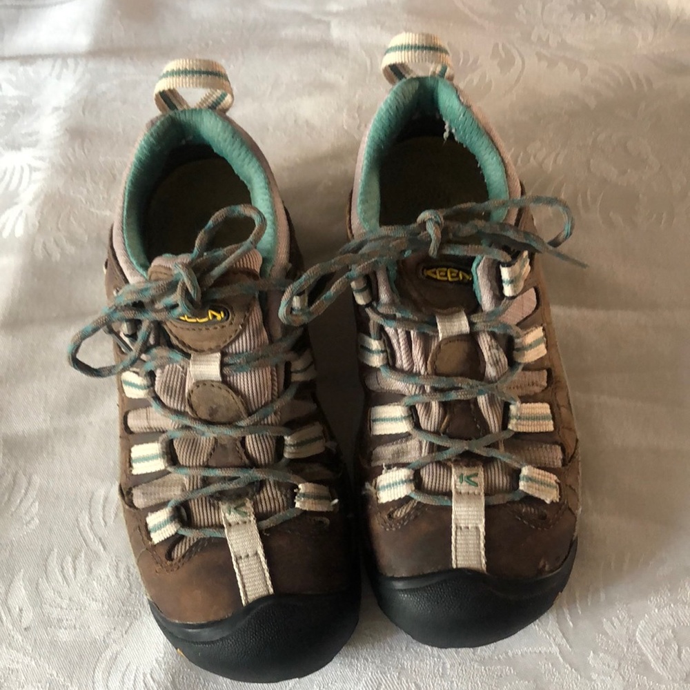 Keen tennis shoes Dri-lex. P599